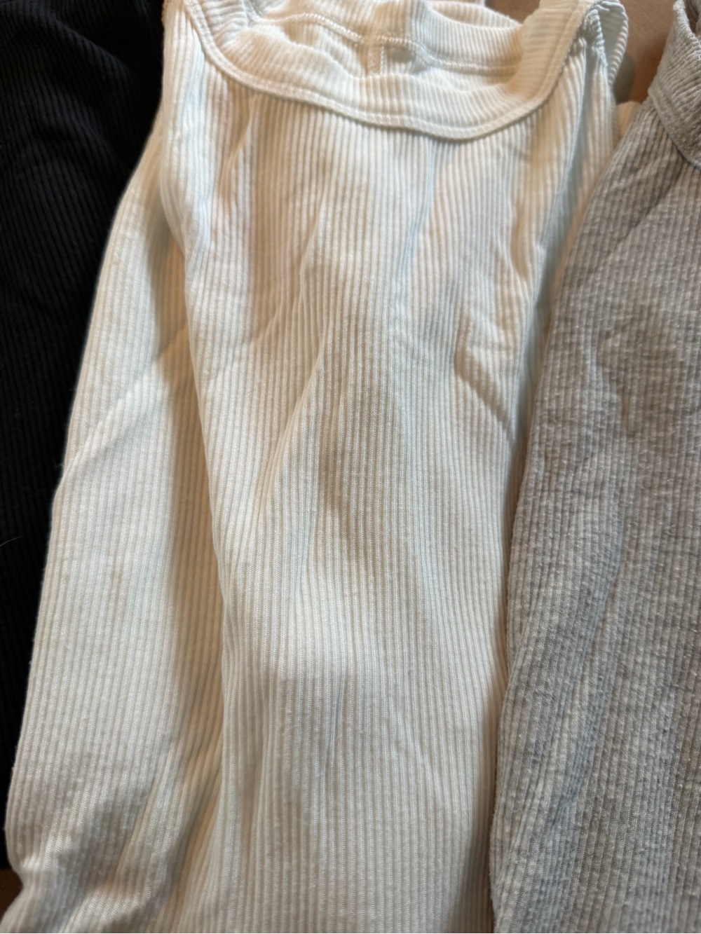 American Eagle Outfitters Ribbed Long Sleeve Top - Picture 3 of 4